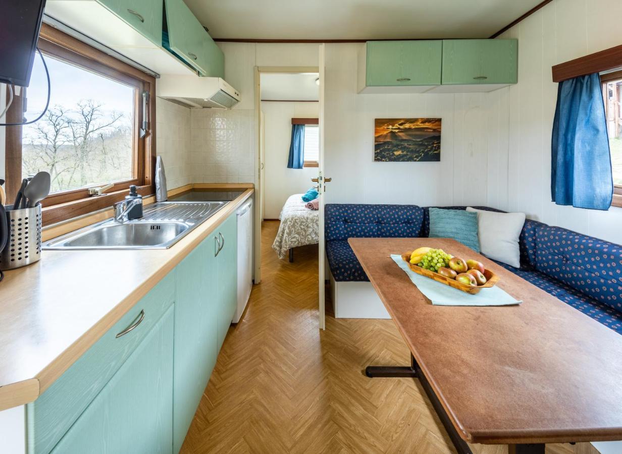 Mobilheim Chalet - Vyrovicka Prehrada Vyrovice Bagian luar foto