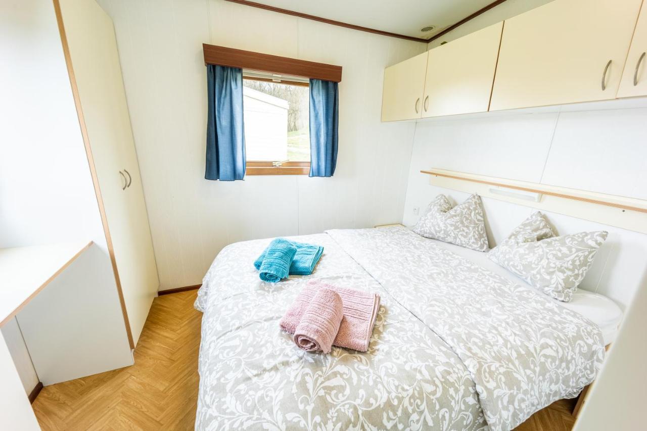 Mobilheim Chalet - Vyrovicka Prehrada Vyrovice Bagian luar foto